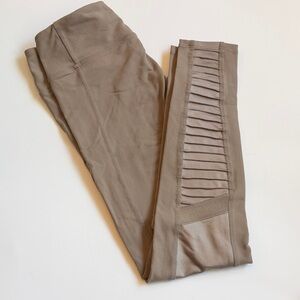 ALO Yoga Beige Leggings with Ribbed Texture